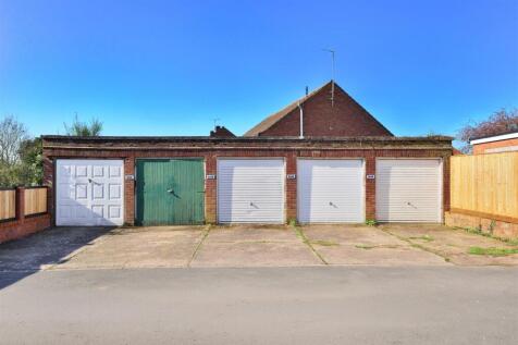 Flat 1 64 Bodenham Road (36).jpg
