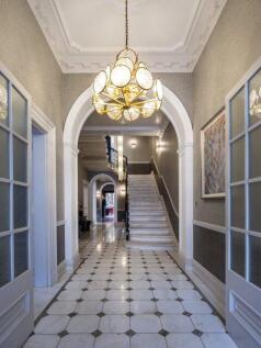 6 bed, 7 bath Town House in London - Photo 8