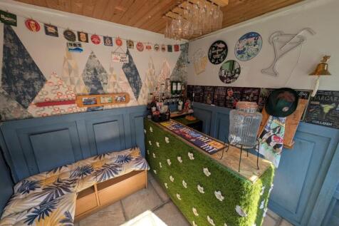 Garden Bar
