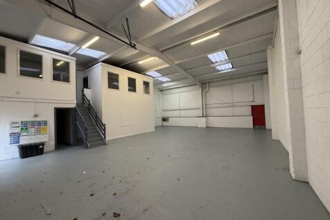 Distribution Warehouse to rent Image 9