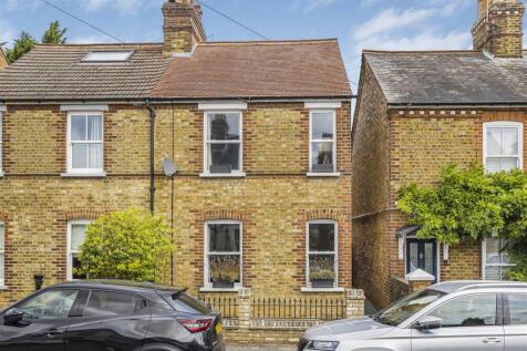 Hertford, SG14 - property photo
