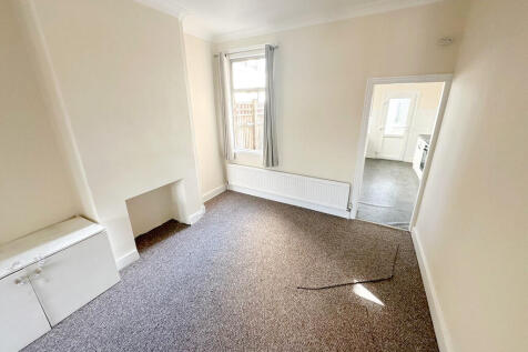 King Henry Drive, Rochford photo 3