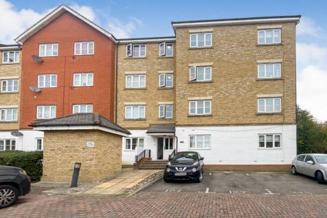 2-bed flat on Kendal, Purfleet, Essex, RM19, £1,400/mo