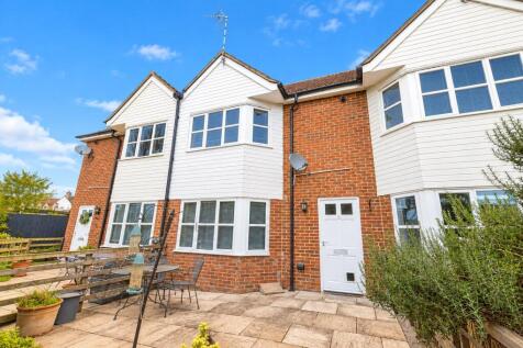 2-bed terraced on Pedlars Yard, Linton, Cambridge, Cambridgeshire, CB21, £1,250/mo