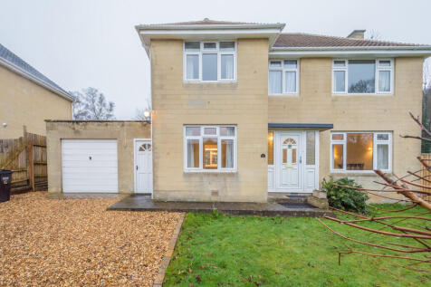 40 Priory Close -...
