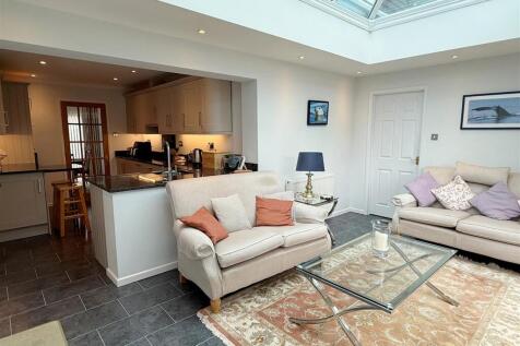 Garden Room - Kitch 1.JPG