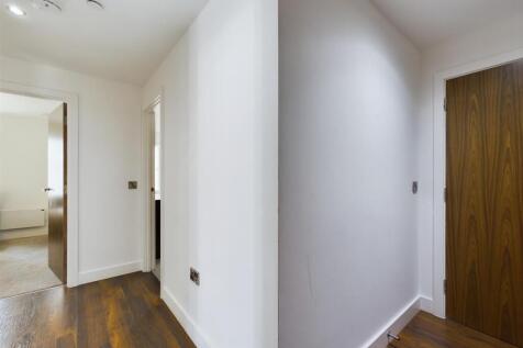 CAM01231G0-PR0052-STILL001