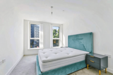 3 bed flat to rent Cotton Street, London E14 0WH