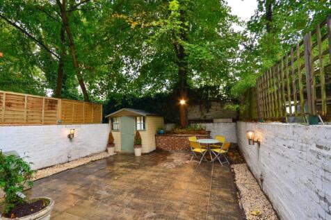 London, SW5 - property photo