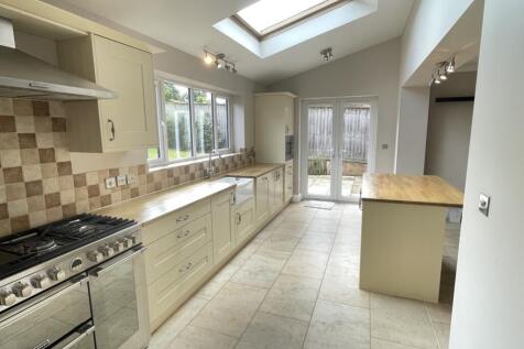 12 Roundhill Close, Exeter - kitchen
