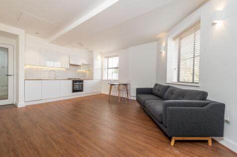 Kitchen living area 