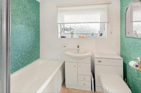 Bathroom.JPG