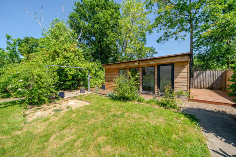 15-6823415ce2963-...