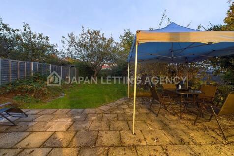 CAM04401G0-PR0016-STILL004.jpg