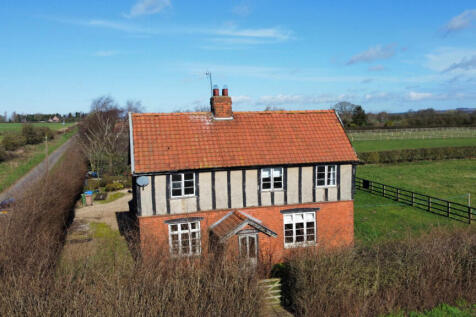 Two bedroom detached house - For sale by auction