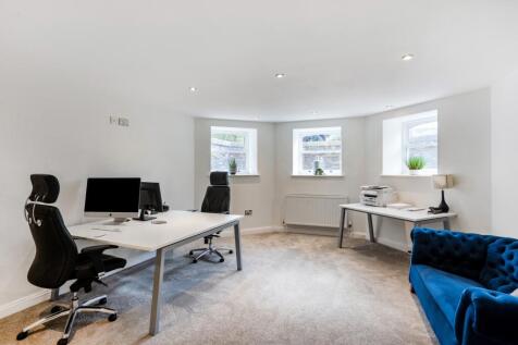7 bed, 4 bath Detached in Bristol - Photo 21
