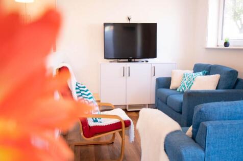 Rooms Available in 4 Saxton Court, Gillingham,  photo 3