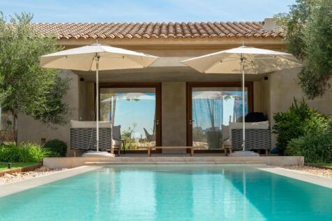 Pool and Exterior (2