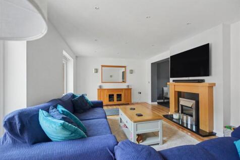 Sitting Room/Lounge