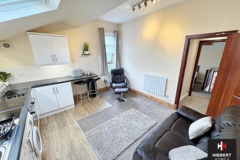 Highfield Avenue, Sale, M33 photo 3