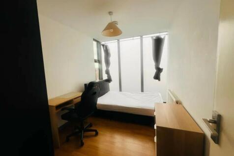 1-bed flat on Raven Row, Noor Court, E1, £900/mo