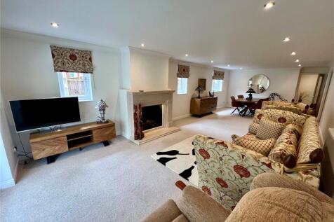 Lounge Dining Room