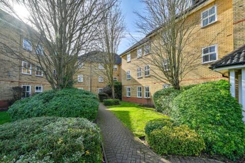 London, W4 - property photo