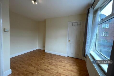 Forest Drive, Theydon Bois, Epping, CM16 photo 4