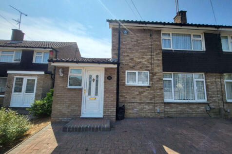 3 Bedroom Semi Detached for Rent