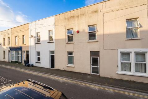 3 bed terraced house for sale
