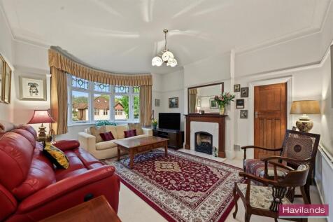 69 The Chine, London N21 2EE-With Watermark-03.jpg