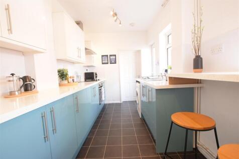 27/28 - Yarborough Road - Student House photo 4