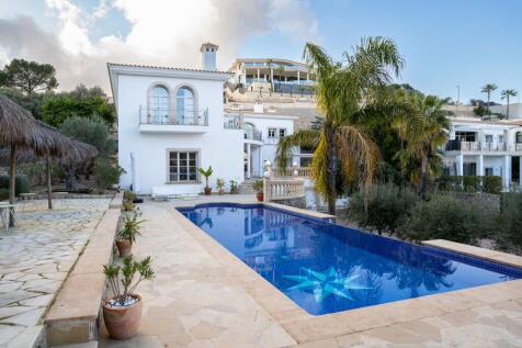 Exclusive designer villa in Son Vida with panoramic views and infinity pool