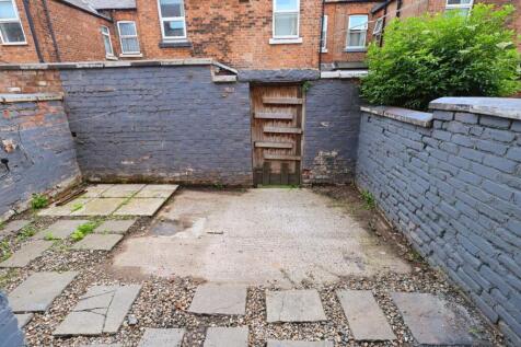 REAR COURTYARD