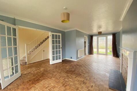 17 Chartres Close - Lounge2.jpg