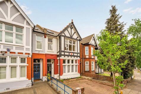 24 Chatsworth Gardens-2.jpg