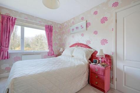 4 bed, 2 bath Detached in Sheffield - Photo 16
