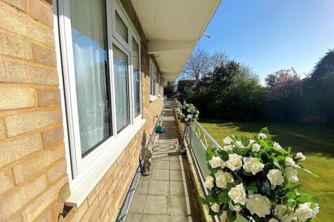 6 The Croft - Balcony2.jpg