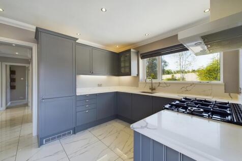 CAM02136G0-PR0024-STILL009