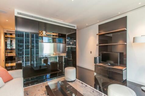 Living/Sleeping Area