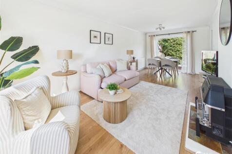 LIVING ROOM/DINING ROOM