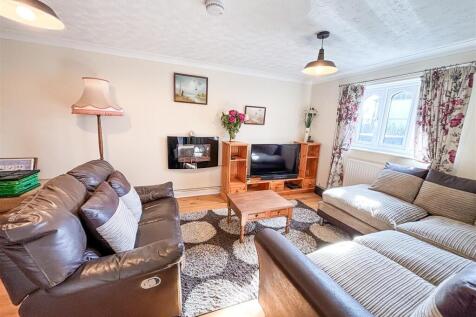 Living Room2.JPG