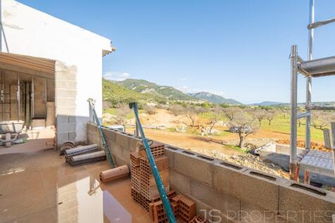 NEWLY BUILT MODERN VILLA IN UNIQUE LOCATION OF SELVA 