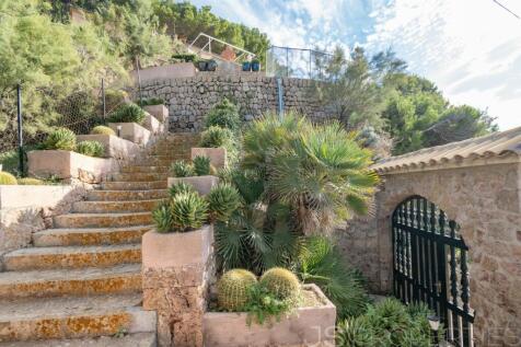 Excellent Villa with spectacular sea views 