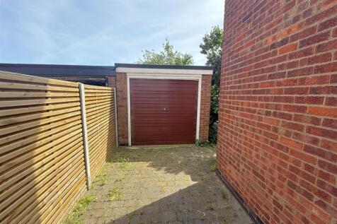 Garage.JPG