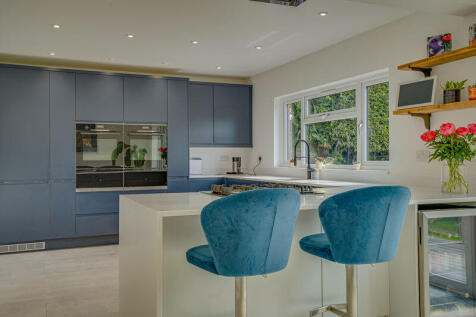 Modern Kitchen / Diner with integrate...