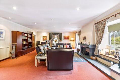 4 bed, 4 bath Detached in Glasgow - Photo 12