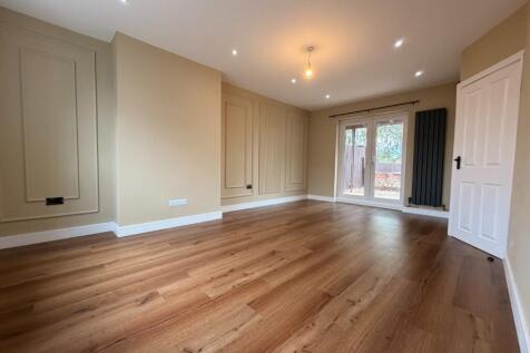Highbury Avenue, Salisbury, Wiltshire, SP2 photo 4