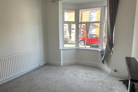 Regent Street, Oadby photo 3