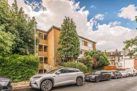 7 Stirling Court-9.jpg